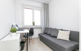 Rooms4Less